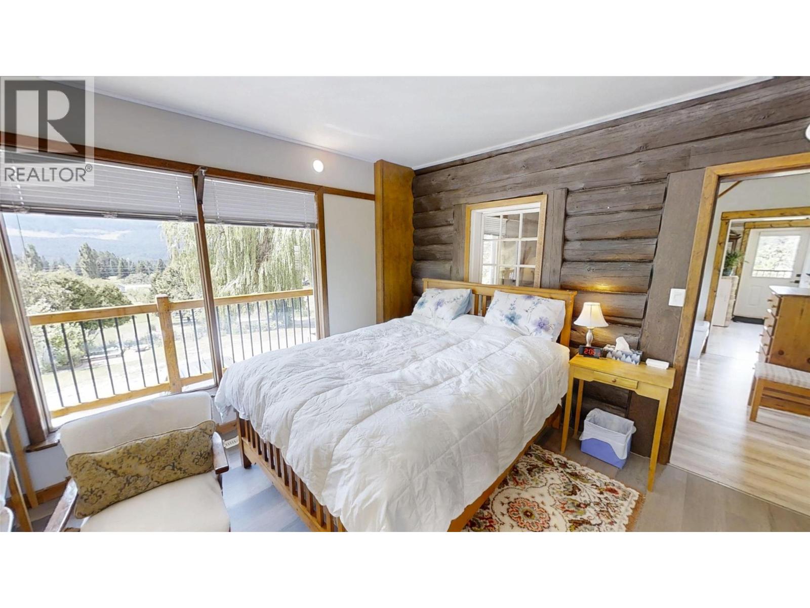 5564/5574 Highway 95 Highway, Edgewater, British Columbia  V0A 1E0 - Photo 18 - 10396914