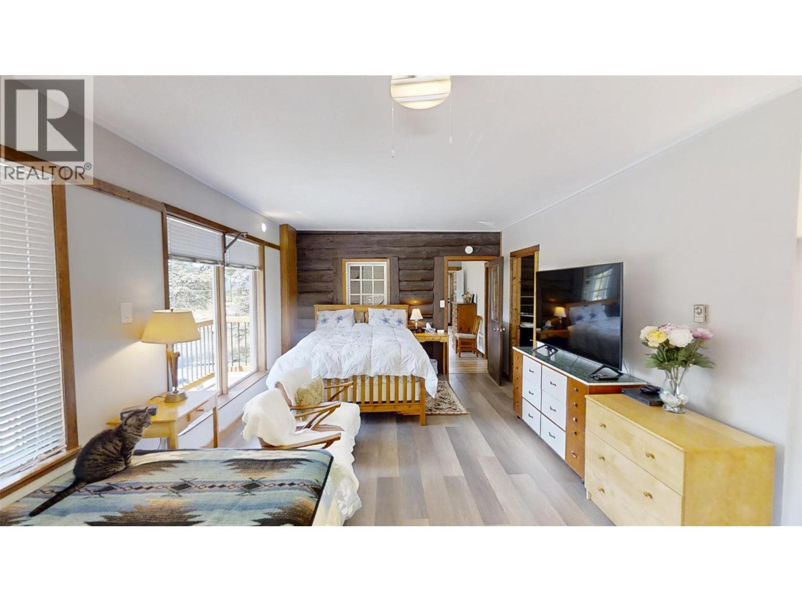 5564/5574 Highway 95 Highway, Edgewater, British Columbia  V0A 1E0 - Photo 19 - 10396914