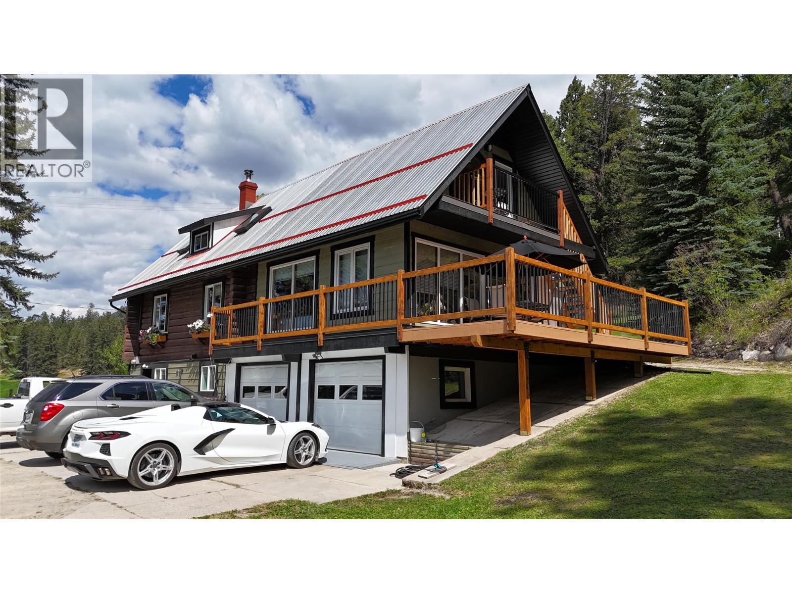 5564/5574 Highway 95 Highway, Edgewater, British Columbia  V0A 1E0 - Photo 2 - 10396914