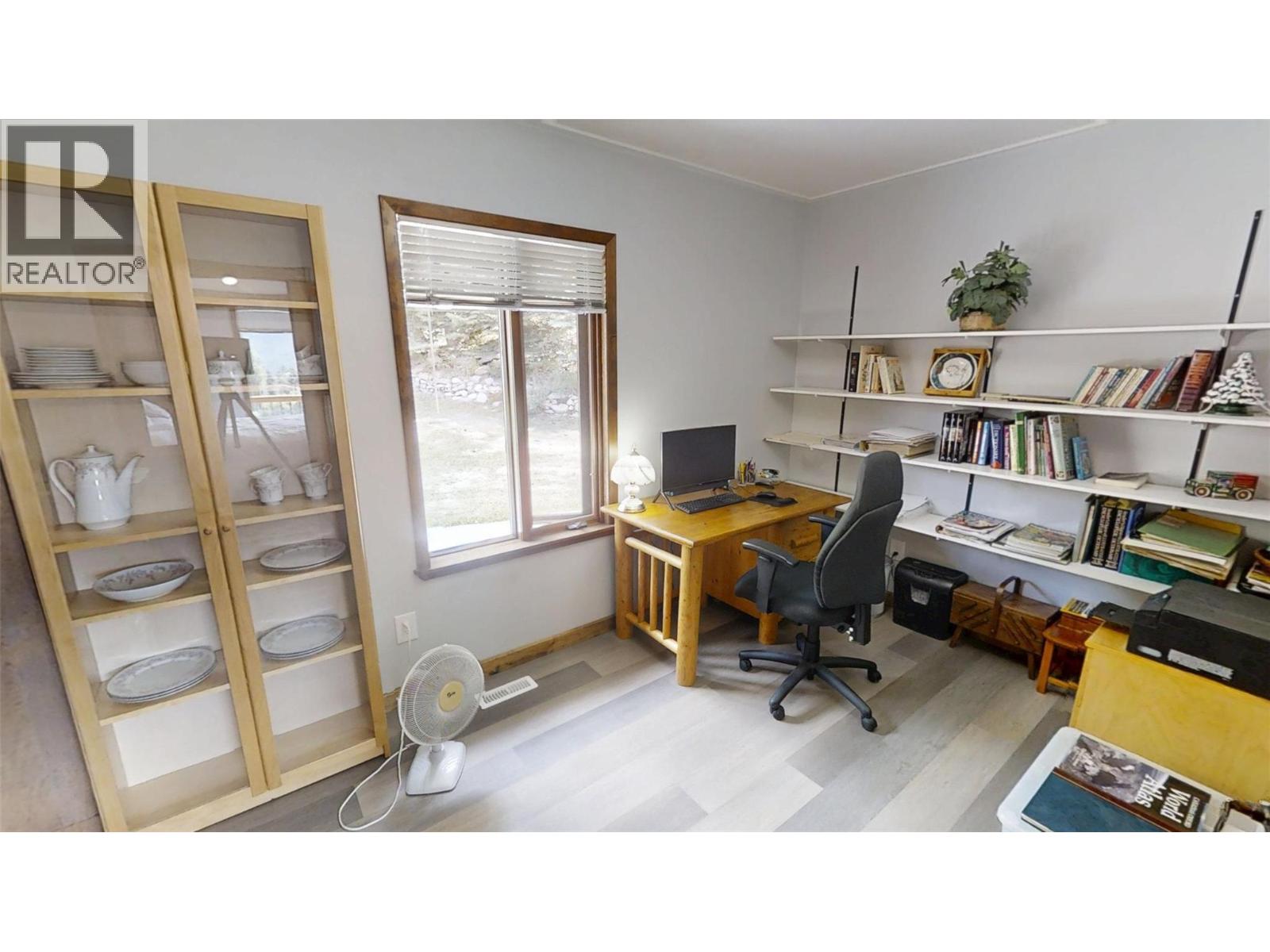 5564/5574 Highway 95 Highway, Edgewater, British Columbia  V0A 1E0 - Photo 20 - 10396914