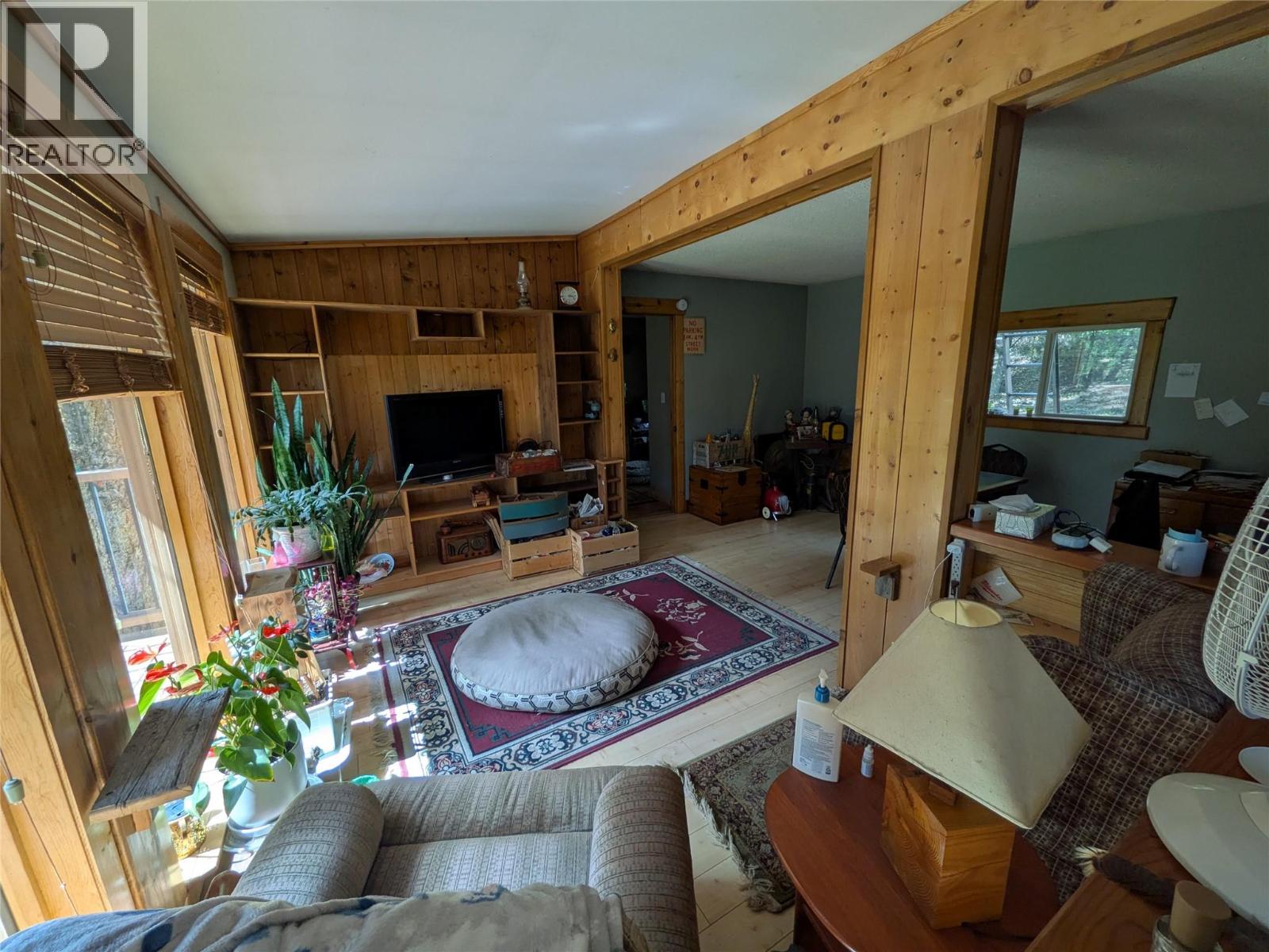 5564/5574 Highway 95 Highway, Edgewater, British Columbia  V0A 1E0 - Photo 43 - 10396914