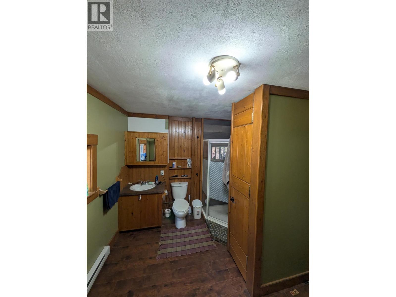 5564/5574 Highway 95 Highway, Edgewater, British Columbia  V0A 1E0 - Photo 44 - 10396914
