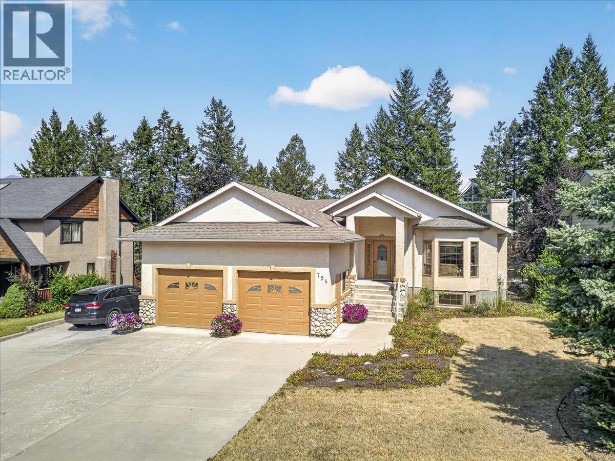 794 WESTRIDGE Drive, Invermere, British Columbia
