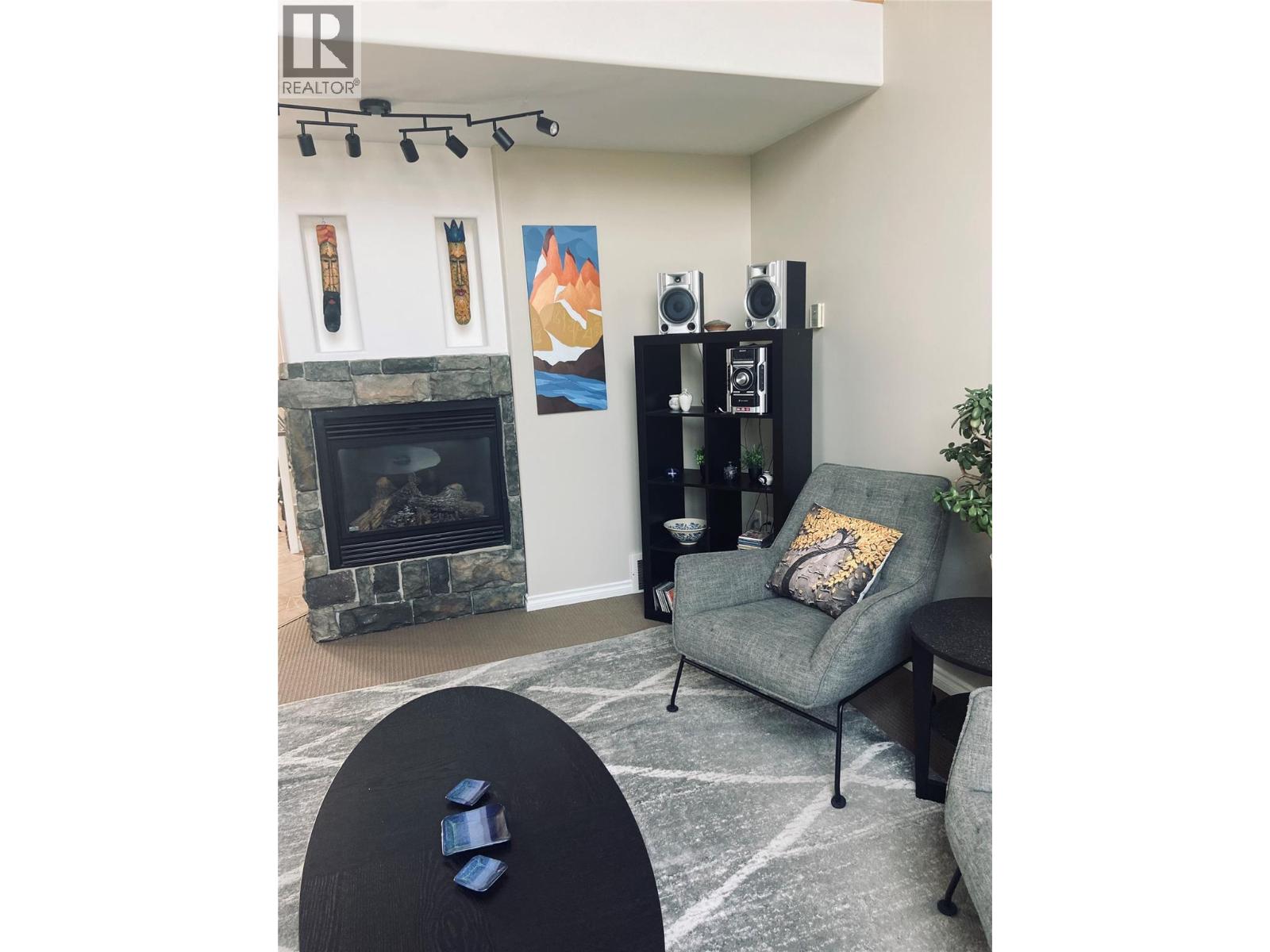 916 13 Street S, Golden, British Columbia  V0A 1H0 - Photo 2 - 10397222