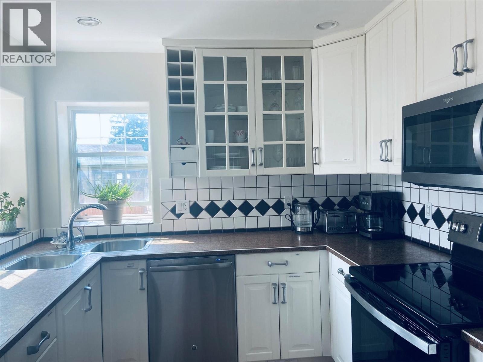 916 13 Street S, Golden, British Columbia  V0A 1H0 - Photo 5 - 10397222