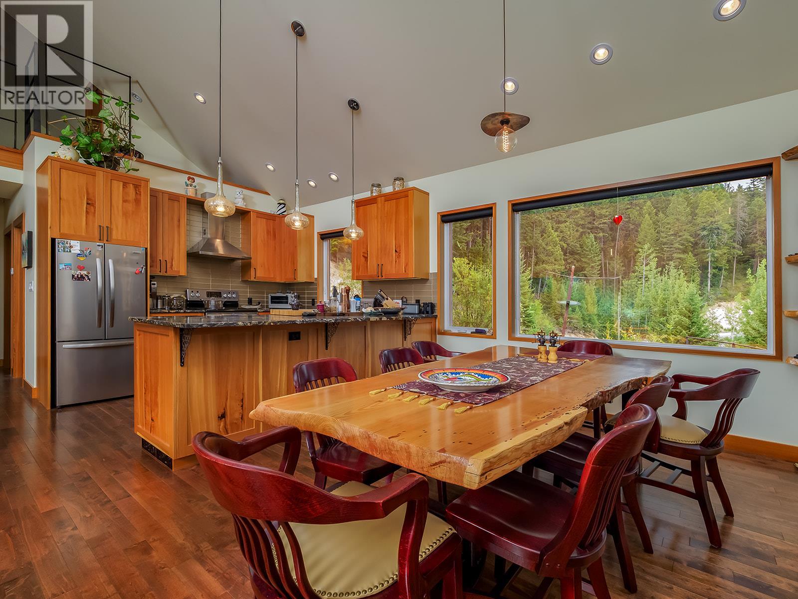 2023 Mcmurdo Road, Golden, British Columbia  V0A 1H4 - Photo 10 - 10397495