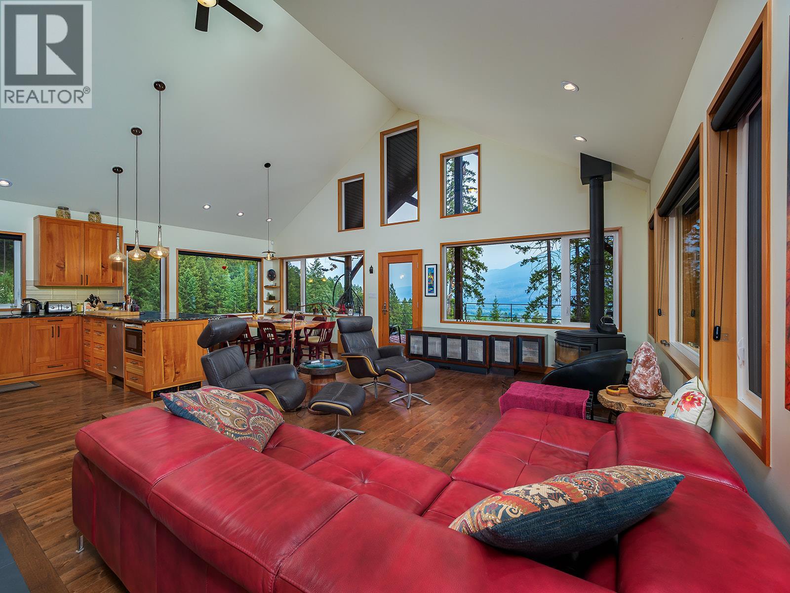 2023 Mcmurdo Road, Golden, British Columbia  V0A 1H4 - Photo 4 - 10397495
