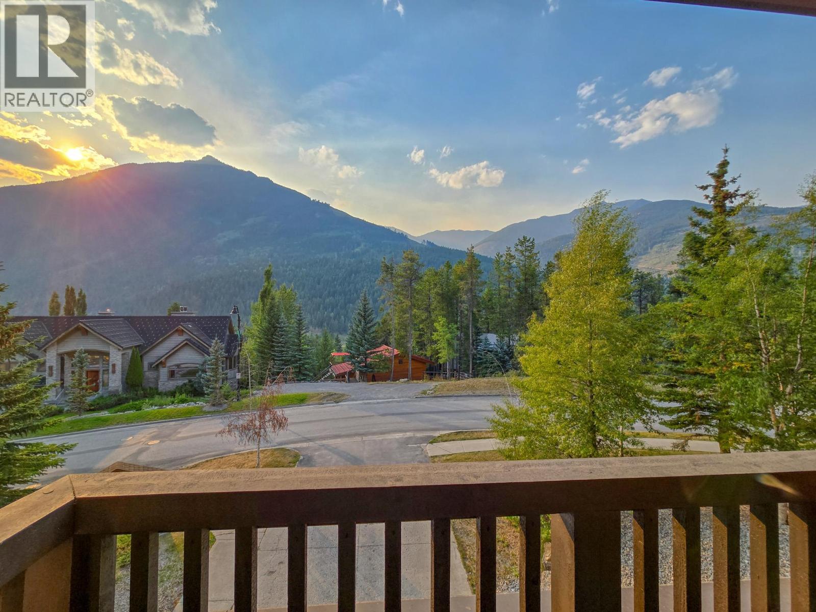 2064 Summit Drive Unit# 104, Panorama, British Columbia