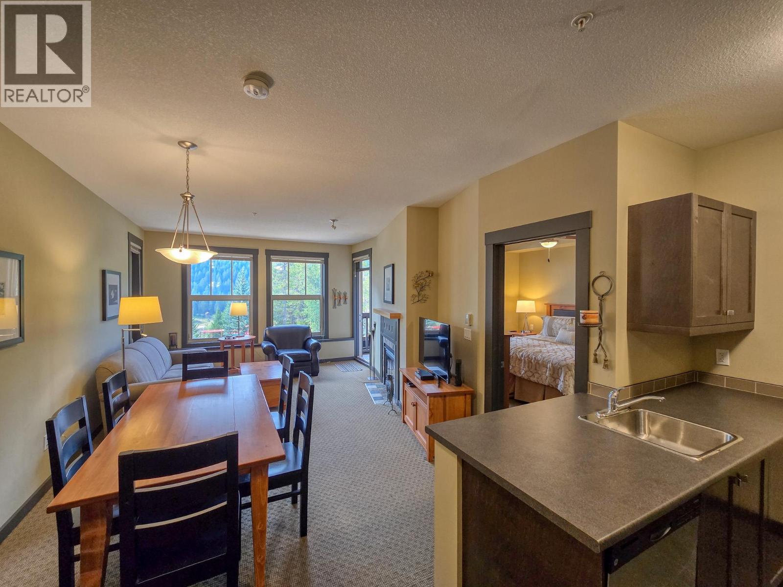 2064 Summit Drive Unit# 104, Panorama, British Columbia  V0A 1T0 - Photo 16 - 10398224