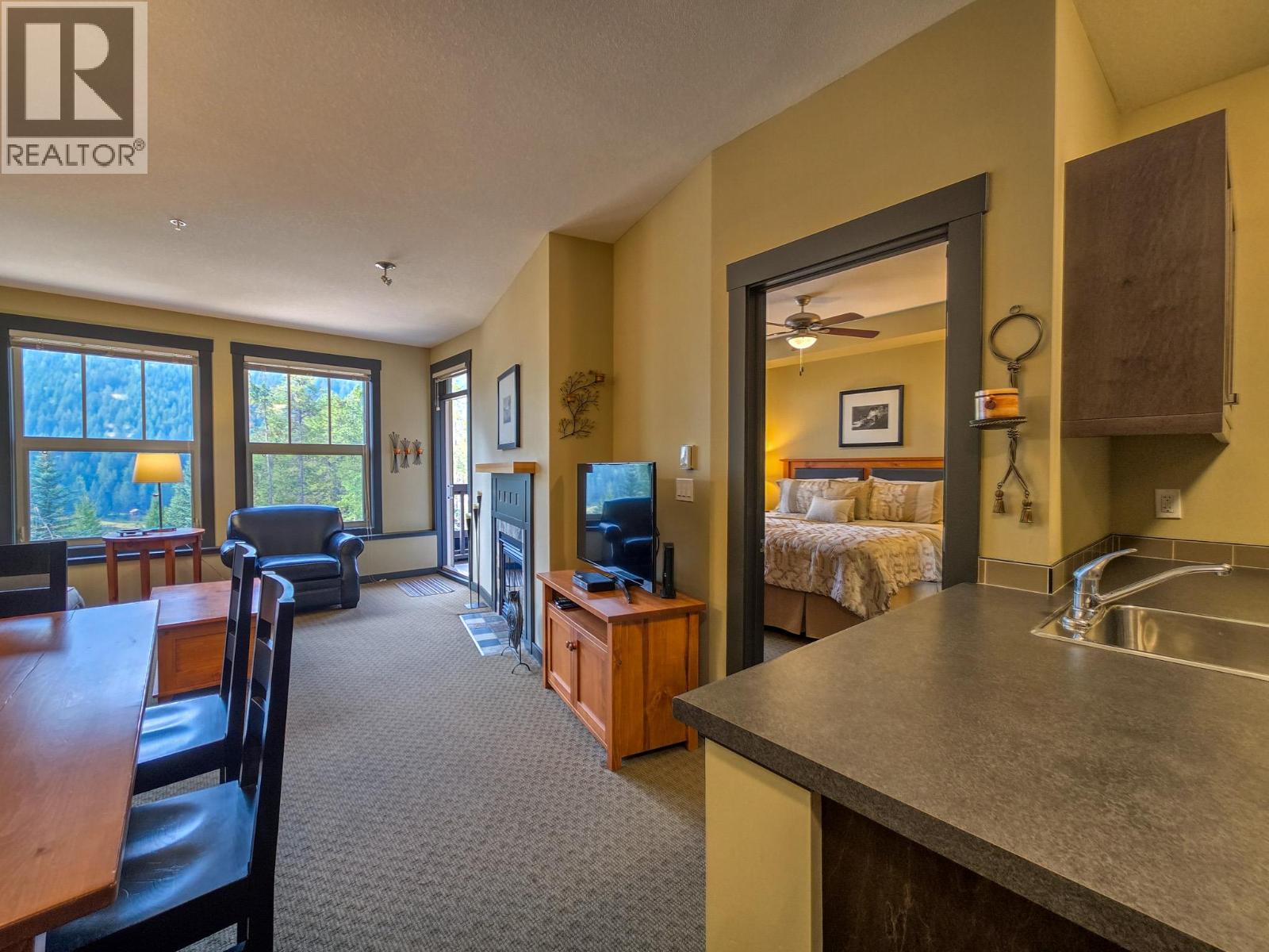 2064 Summit Drive Unit# 104, Panorama, British Columbia  V0A 1T0 - Photo 38 - 10398224