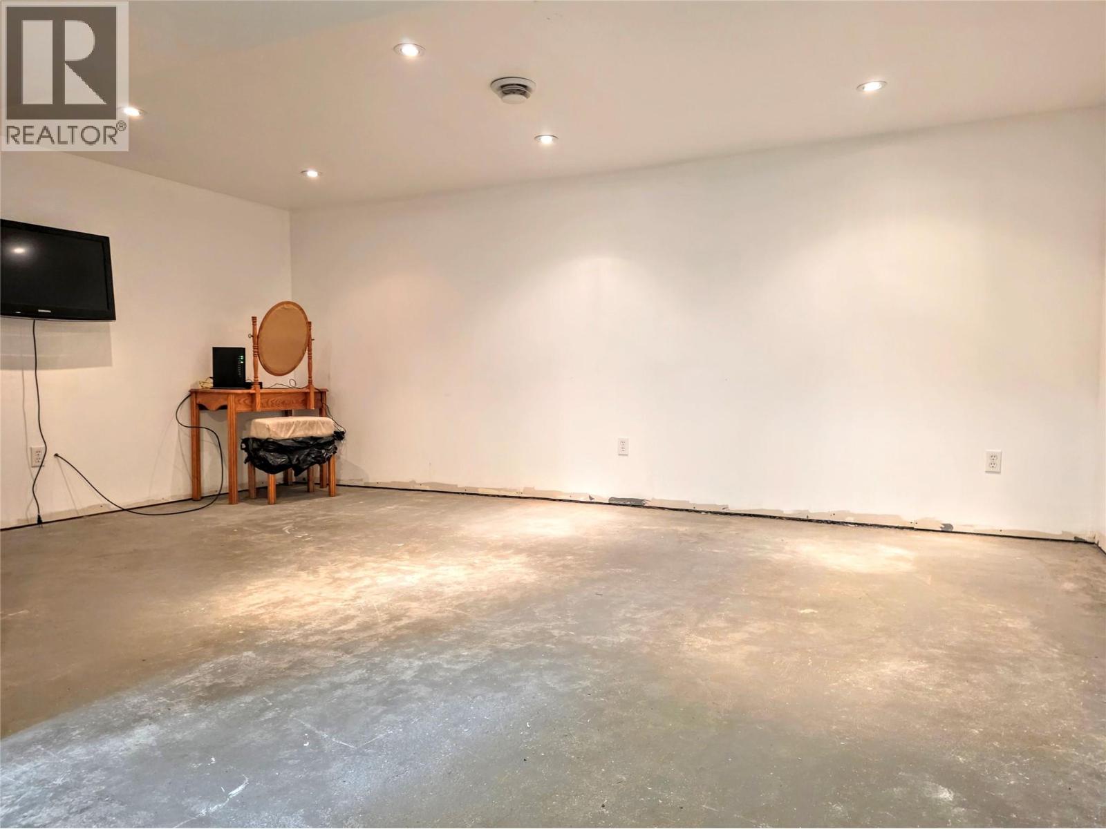 1313 13th Avenue, Invermere, British Columbia  V0A 1K4 - Photo 37 - 10398112