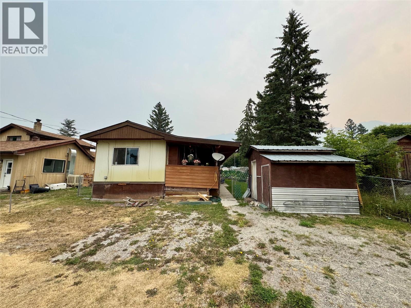 4784 Selkirk Avenue, Edgewater, British Columbia  V0A 1E0 - Photo 23 - 10398338