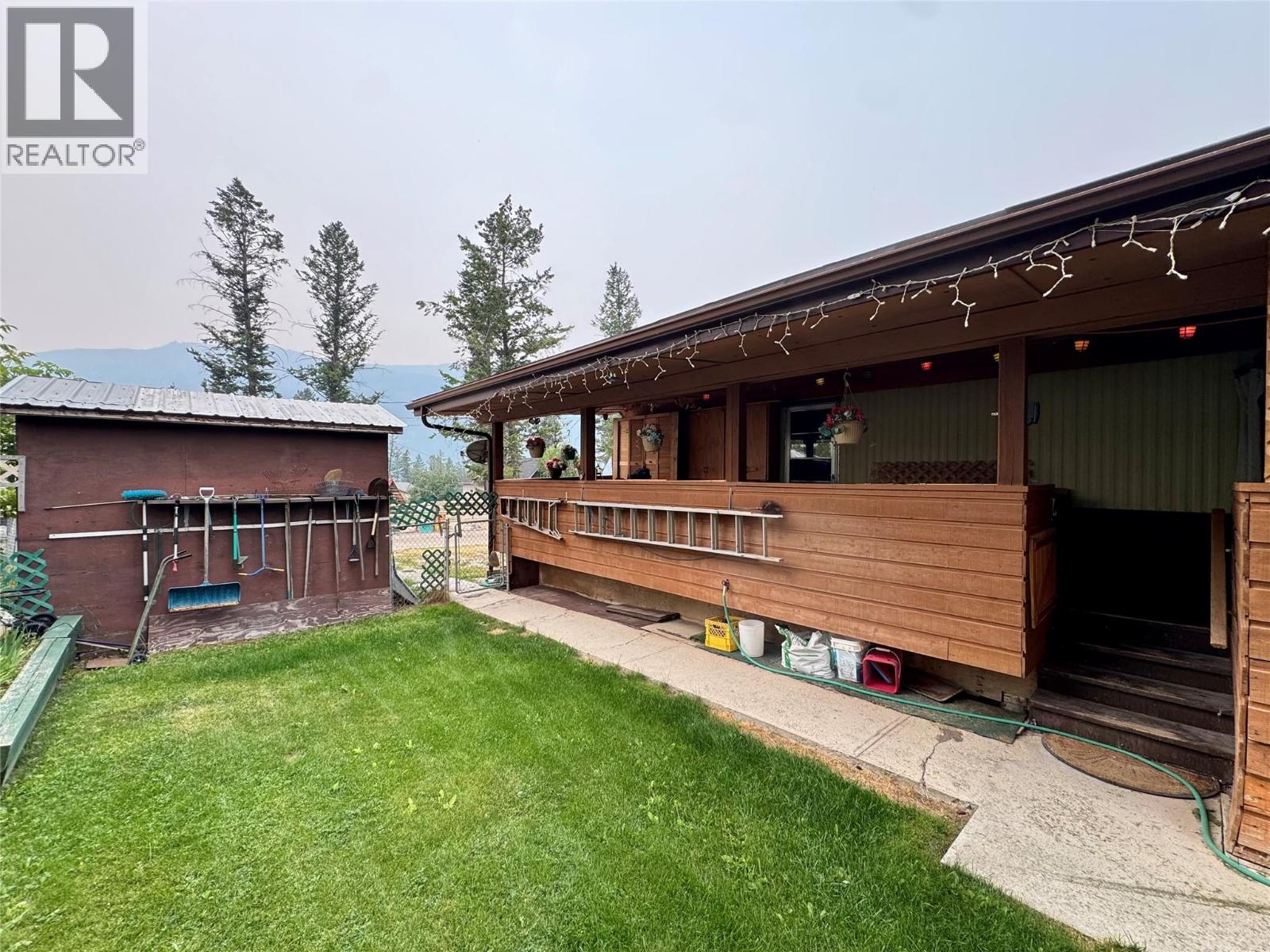 4784 Selkirk Avenue, Edgewater, British Columbia  V0A 1E0 - Photo 7 - 10398338