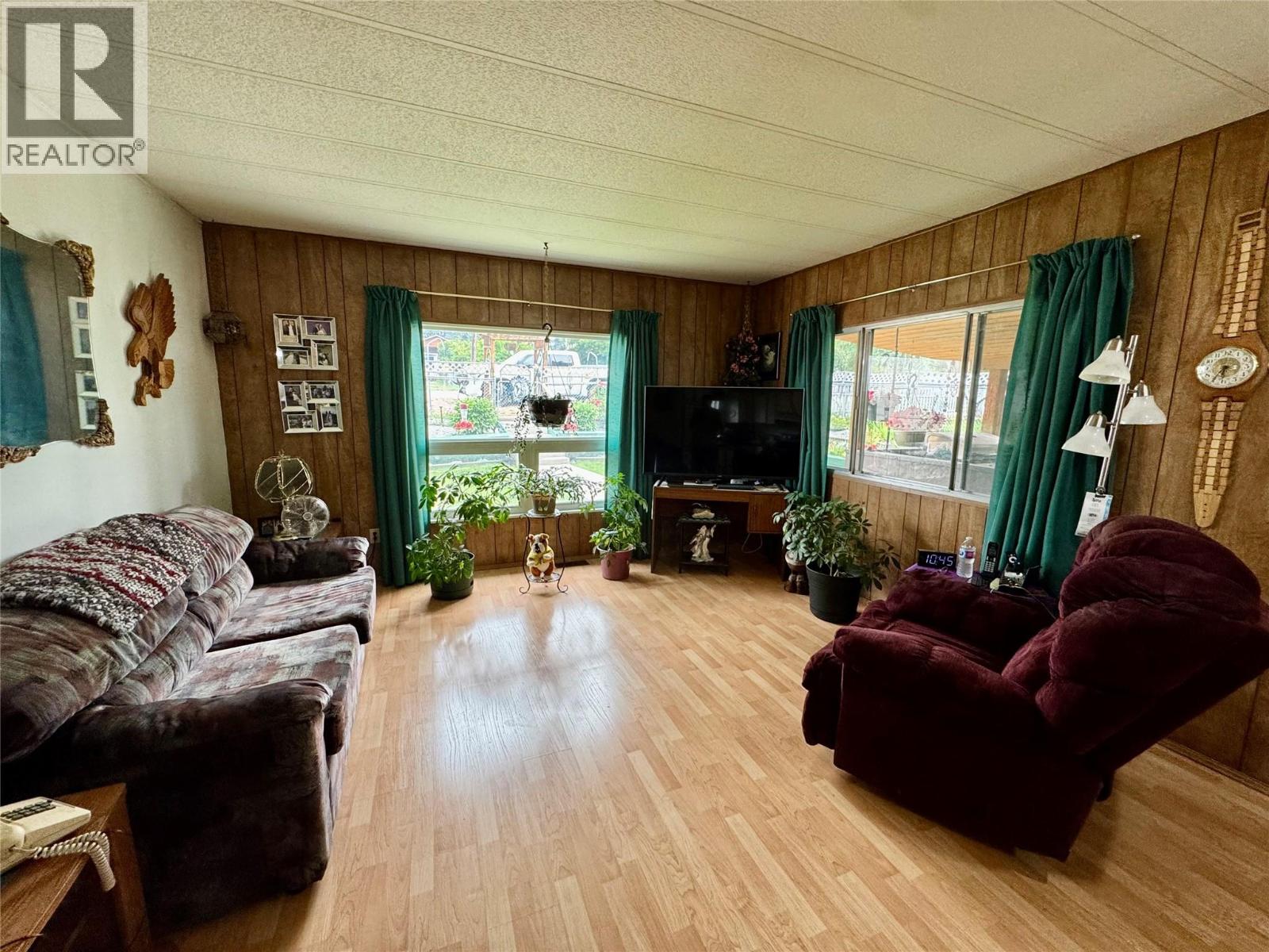 4784 Selkirk Avenue, Edgewater, British Columbia  V0A 1E0 - Photo 8 - 10398338