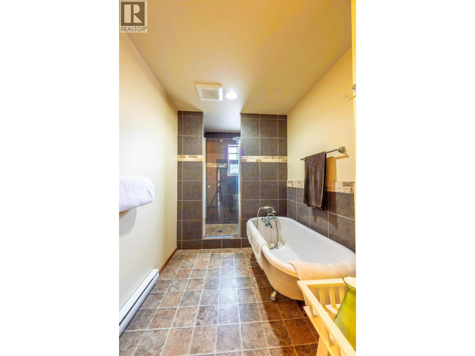 901 10th  S Avenue, Golden, British Columbia  V0A 1H0 - Photo 71 - 10397274