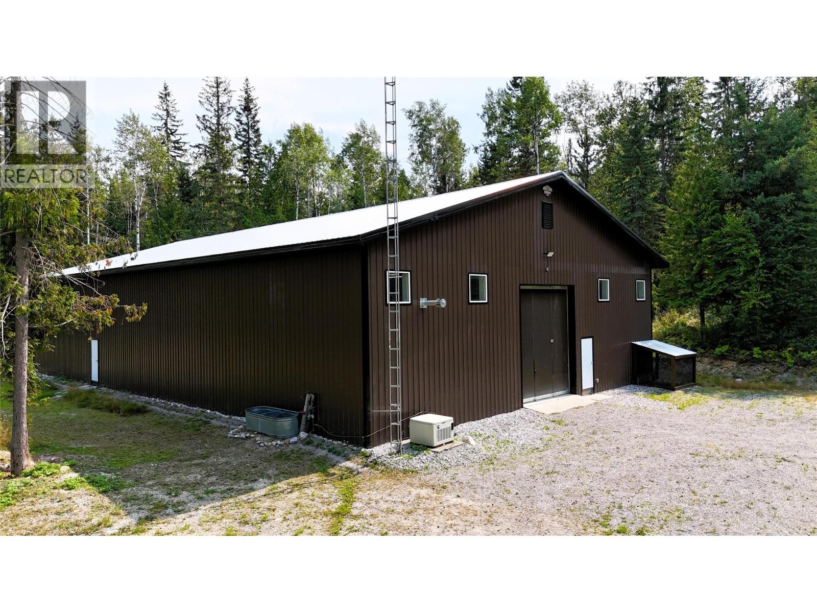 2434 Kettleston Road, Golden, British Columbia  V0A 1H1 - Photo 17 - 10398165