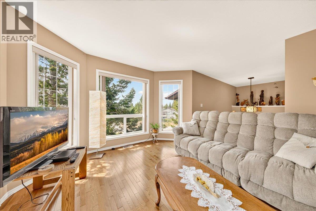 20b Wolf Crescent, Windermere, British Columbia  V0A 1K2 - Photo 4 - 10398446