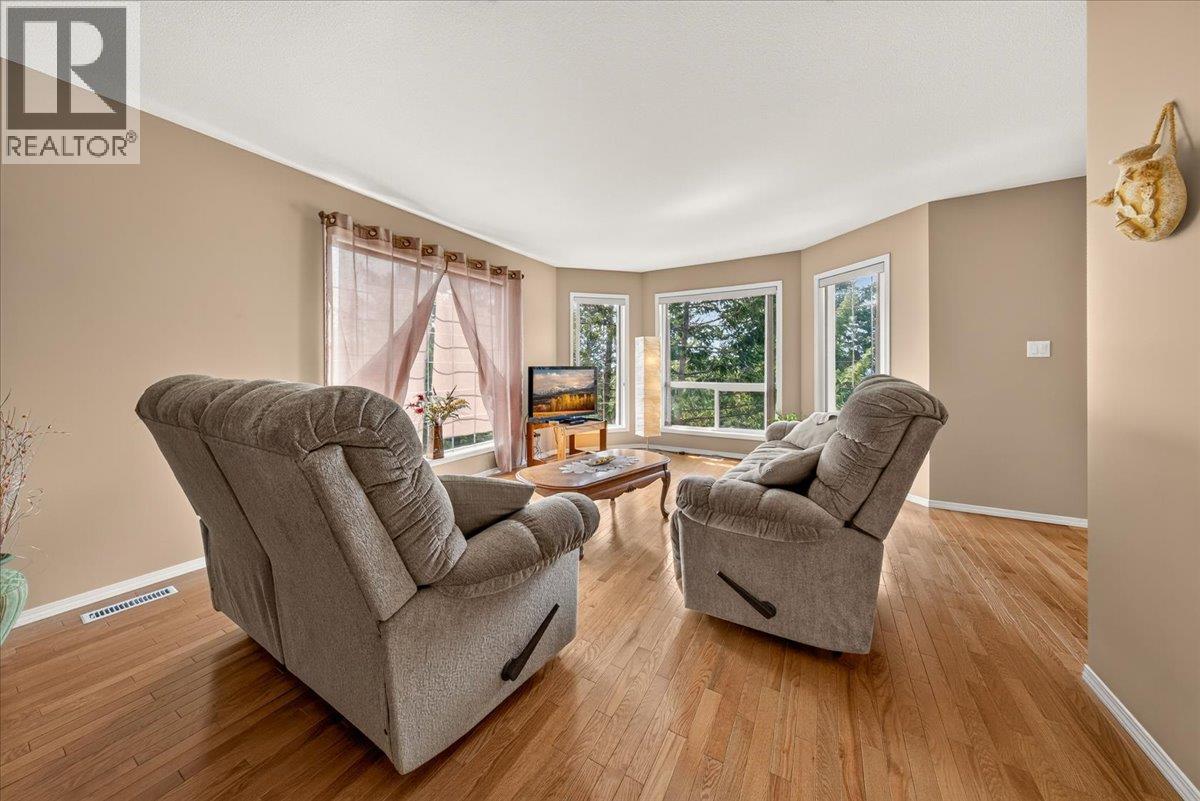 20b Wolf Crescent, Windermere, British Columbia  V0A 1K2 - Photo 5 - 10398446