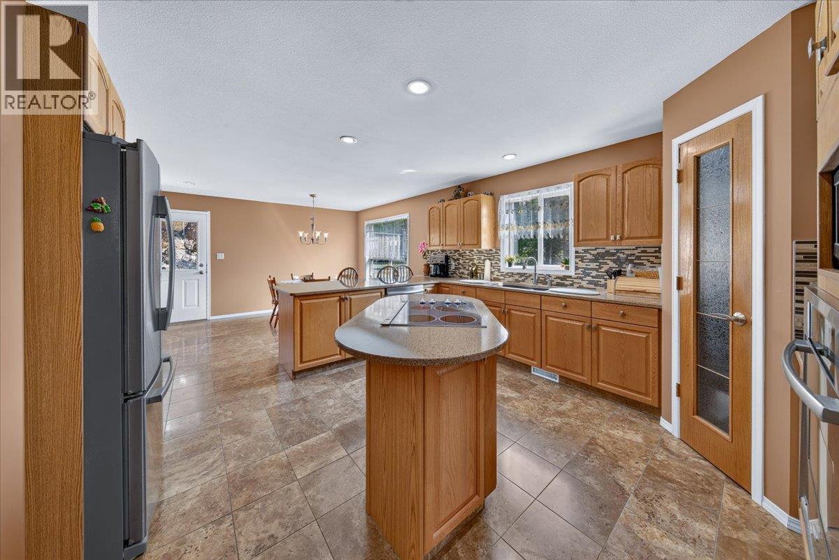 20b Wolf Crescent, Windermere, British Columbia  V0A 1K2 - Photo 6 - 10398446