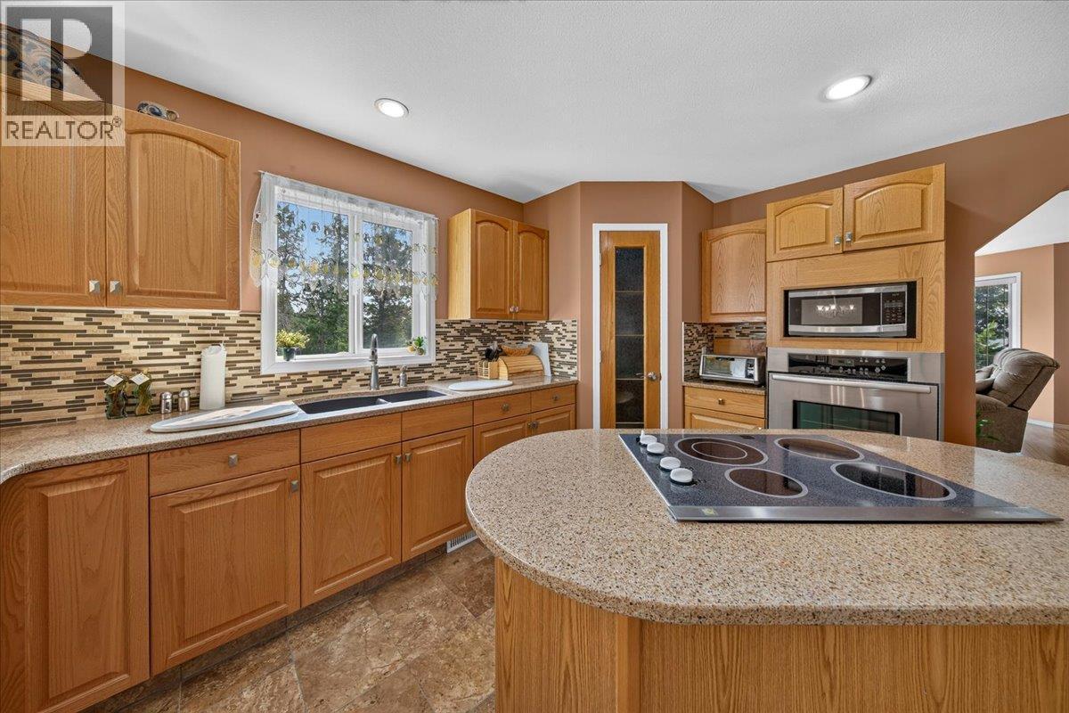 20b Wolf Crescent, Windermere, British Columbia  V0A 1K2 - Photo 7 - 10398446
