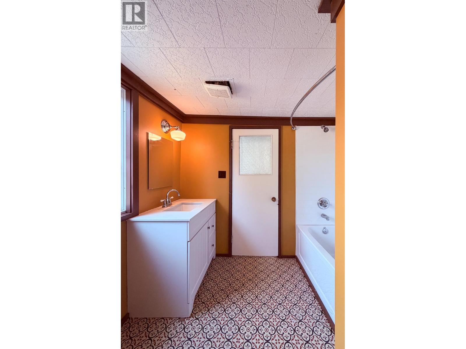 5740 95 Highway, Edgewater, British Columbia  V0A 1E0 - Photo 27 - 10398525