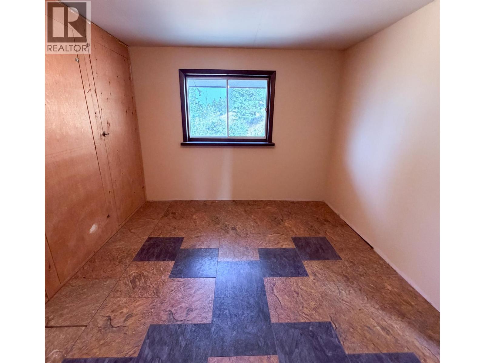 5740 95 Highway, Edgewater, British Columbia  V0A 1E0 - Photo 39 - 10398525