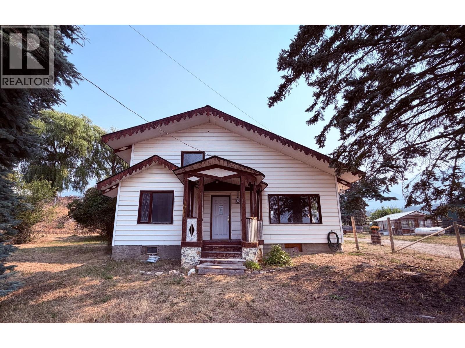 5740 95 Highway, Edgewater, British Columbia  V0A 1E0 - Photo 45 - 10398525