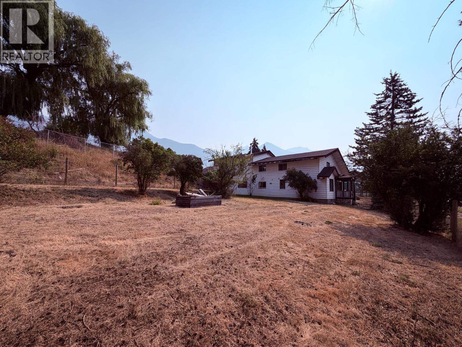 5740 95 Highway, Edgewater, British Columbia  V0A 1E0 - Photo 47 - 10398525