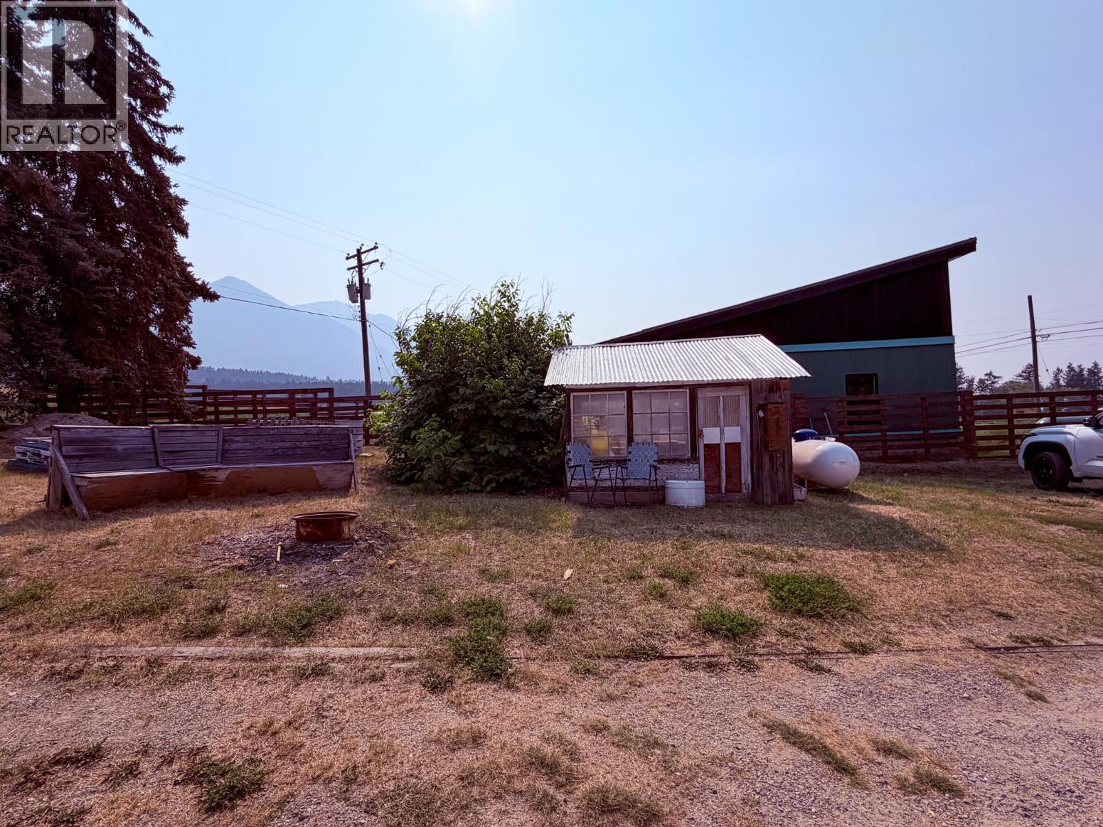 5740 95 Highway, Edgewater, British Columbia  V0A 1E0 - Photo 51 - 10398525