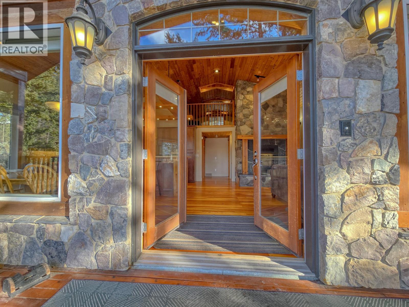 4980 Timberside Place, Windermere, British Columbia  v0a 1k3 - Photo 3 - 10398345