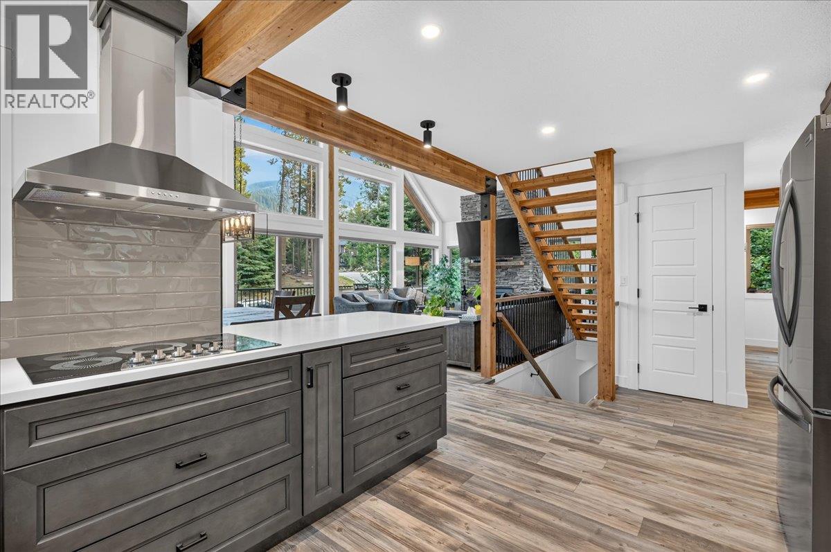 9966 Wildwood Lane, Panorama Mountain, British Columbia  V0A 1T0 - Photo 12 - 10398521