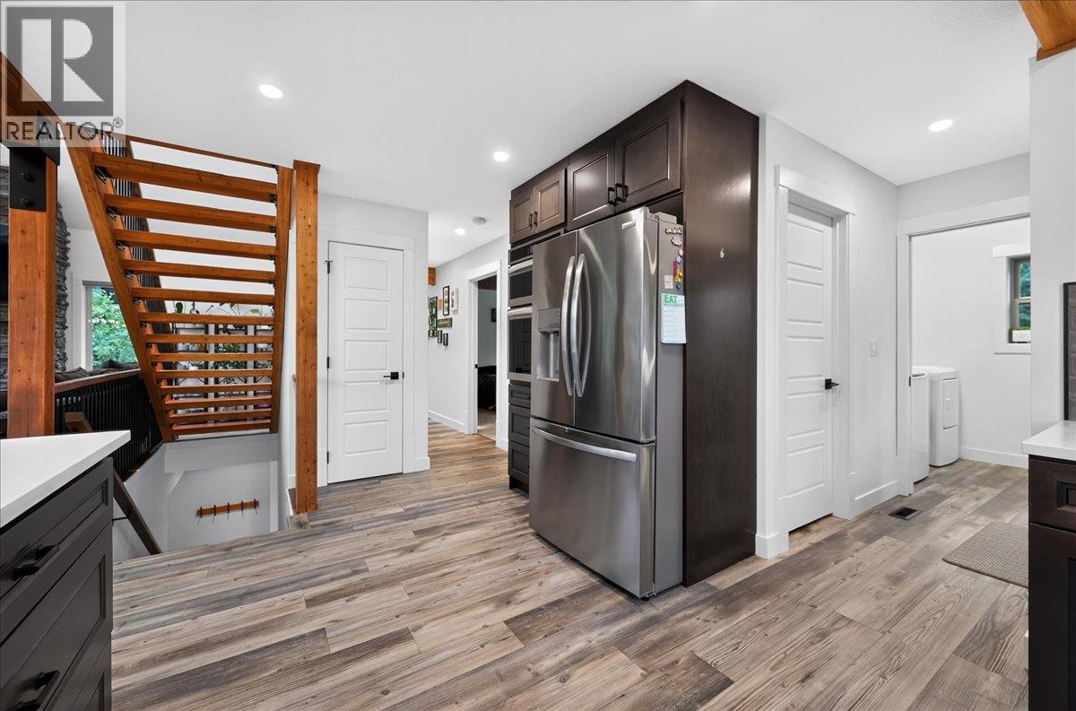 9966 Wildwood Lane, Panorama Mountain, British Columbia  V0A 1T0 - Photo 16 - 10398521