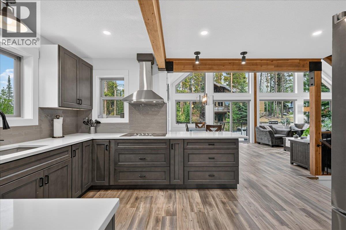9966 Wildwood Lane, Panorama Mountain, British Columbia  V0A 1T0 - Photo 17 - 10398521