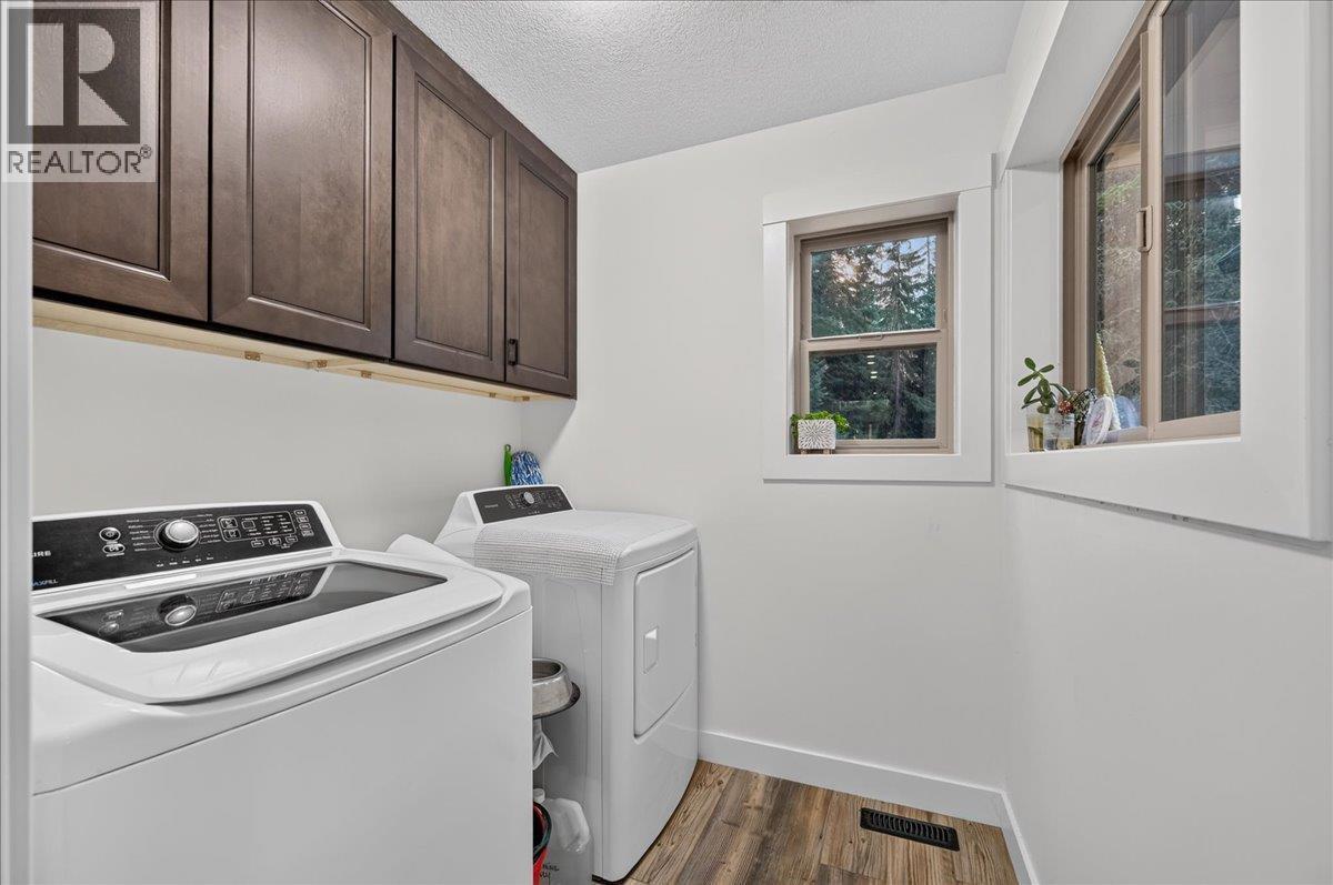 9966 Wildwood Lane, Panorama Mountain, British Columbia  V0A 1T0 - Photo 28 - 10398521