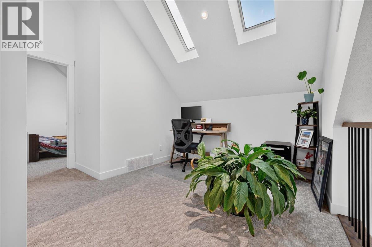 9966 Wildwood Lane, Panorama Mountain, British Columbia  V0A 1T0 - Photo 30 - 10398521
