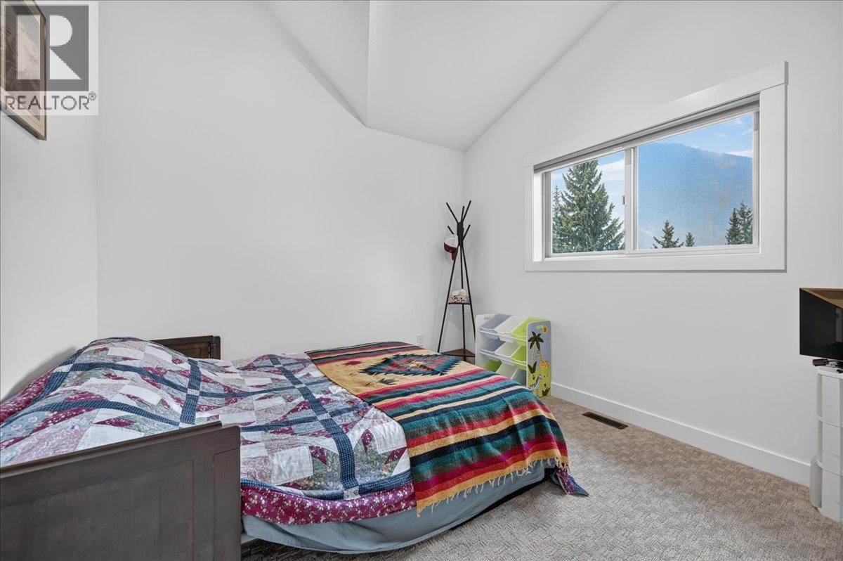 9966 Wildwood Lane, Panorama Mountain, British Columbia  V0A 1T0 - Photo 31 - 10398521