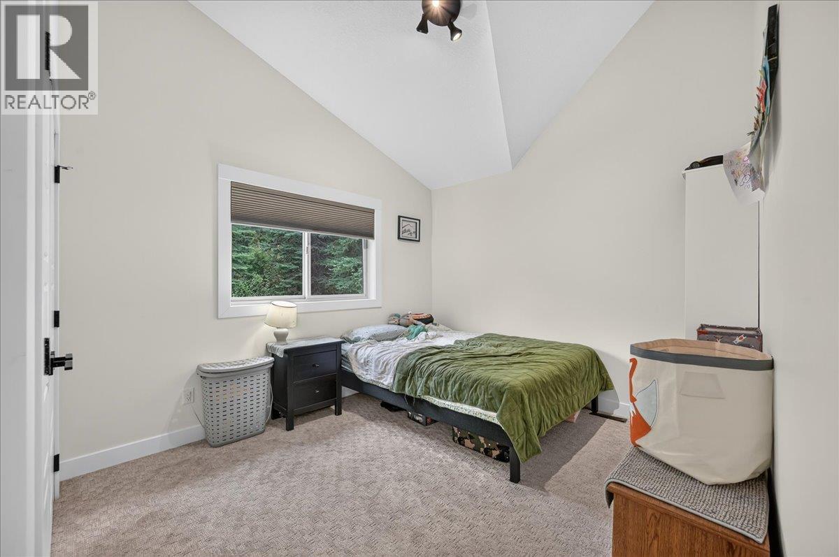 9966 Wildwood Lane, Panorama Mountain, British Columbia  V0A 1T0 - Photo 35 - 10398521