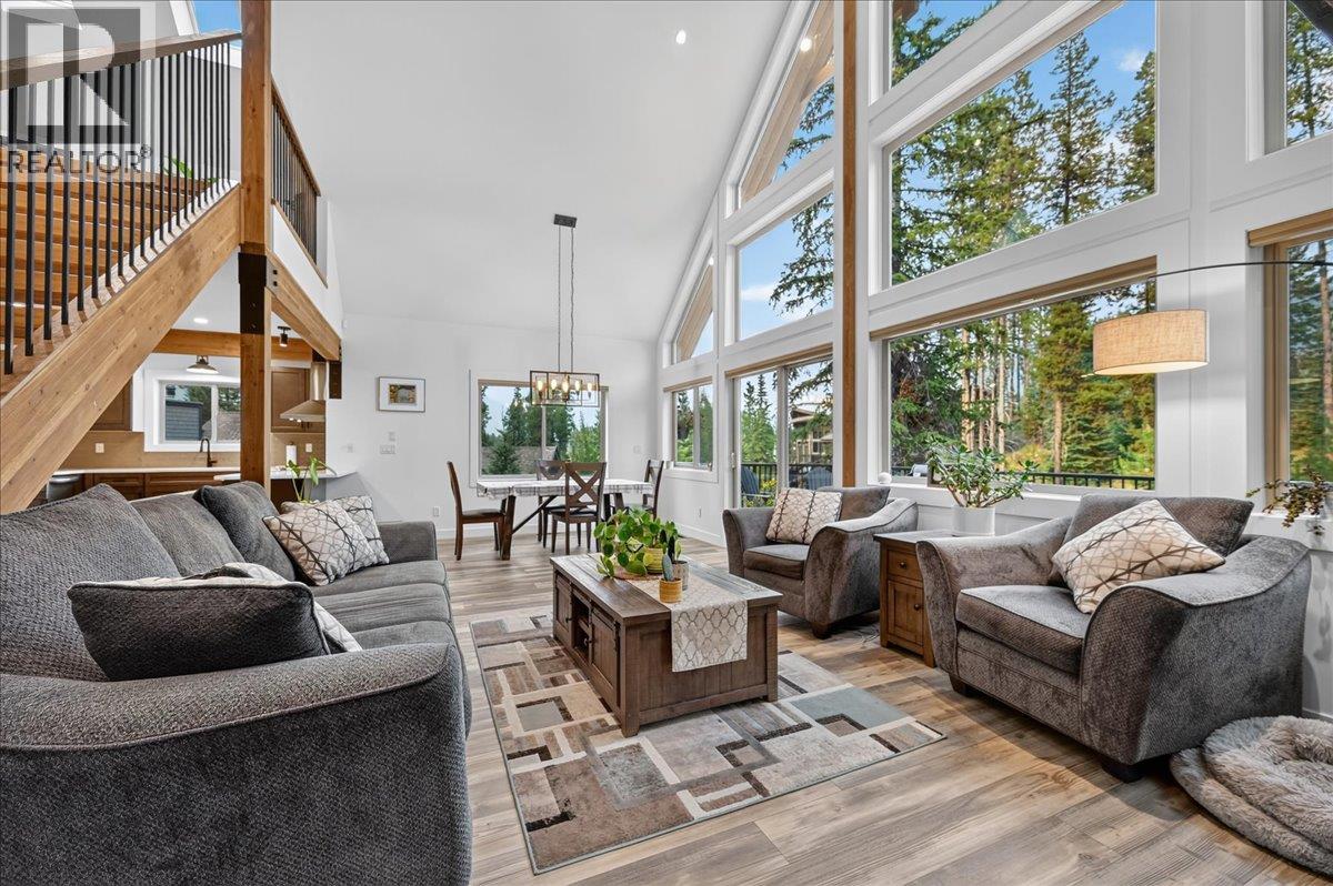 9966 Wildwood Lane, Panorama Mountain, British Columbia  V0A 1T0 - Photo 5 - 10398521