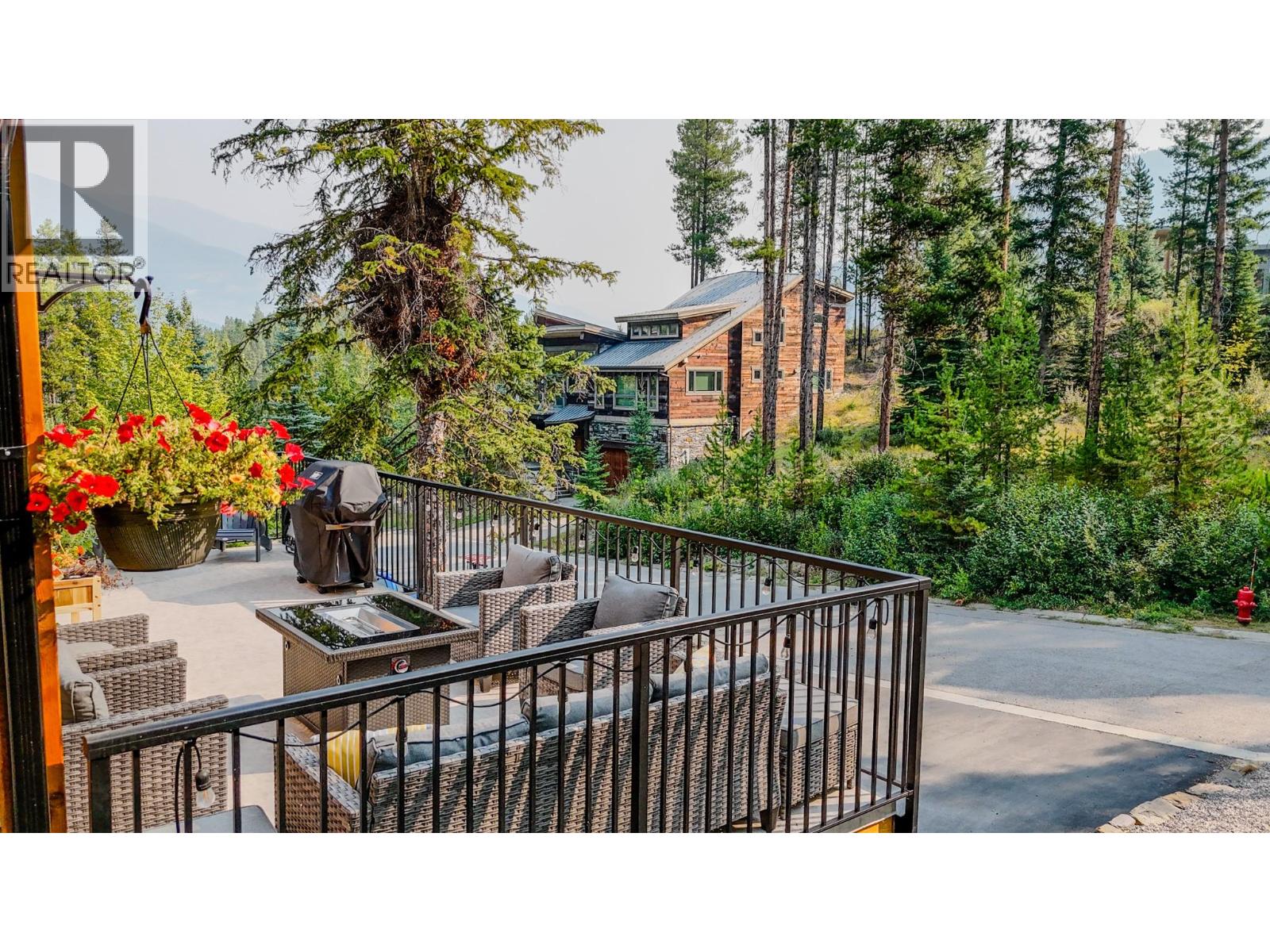 9966 Wildwood Lane, Panorama Mountain, British Columbia  V0A 1T0 - Photo 58 - 10398521