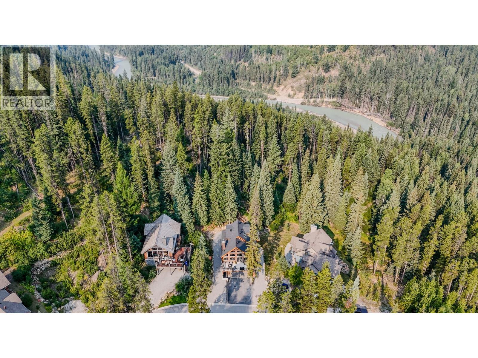 9966 Wildwood Lane, Panorama Mountain, British Columbia  V0A 1T0 - Photo 60 - 10398521