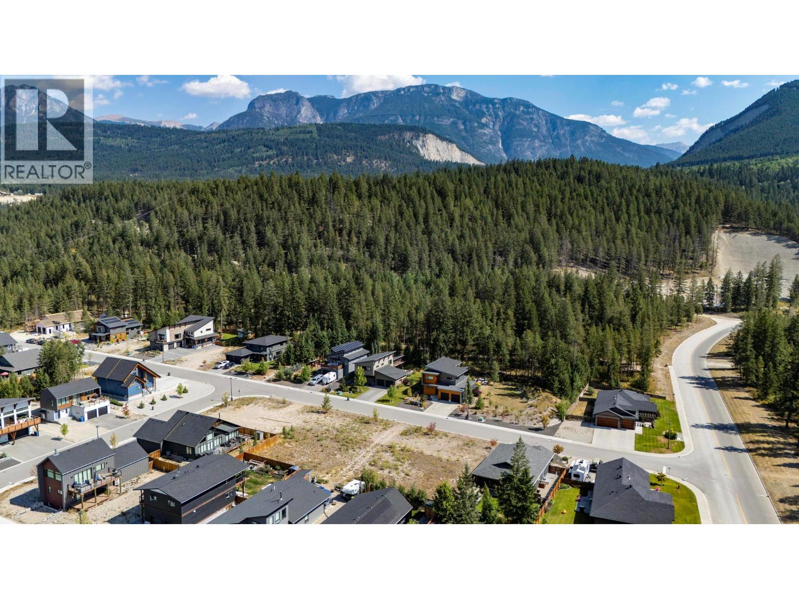 1616 Cedar Street, Golden, British Columbia  V0A 1H6 - Photo 12 - 10398716