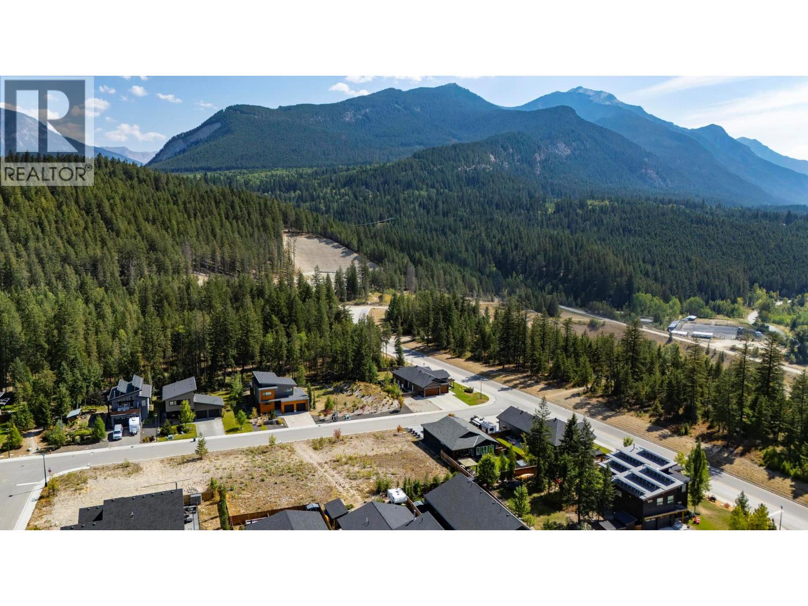 1616 Cedar Street, Golden, British Columbia  V0A 1H6 - Photo 13 - 10398716