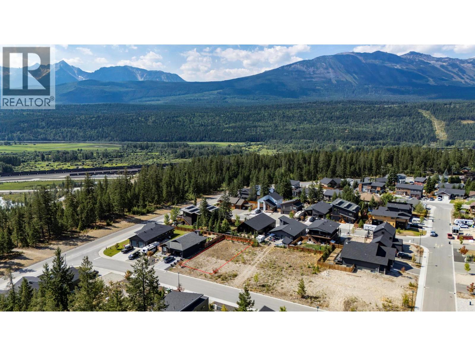 1616 Cedar Street, Golden, British Columbia  V0A 1H6 - Photo 3 - 10398716