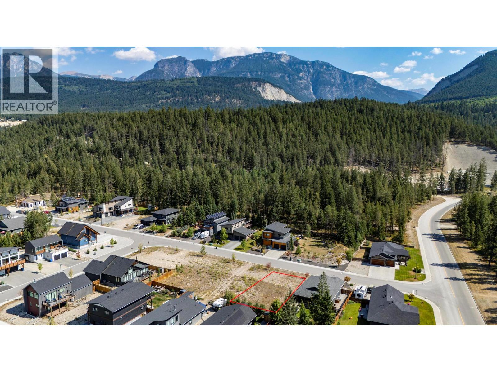 1616 Cedar Street, Golden, British Columbia  V0A 1H6 - Photo 5 - 10398716
