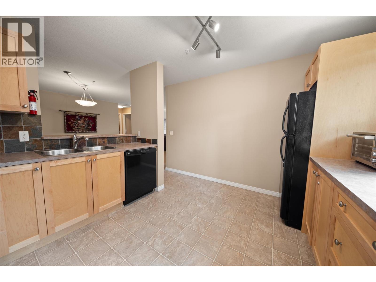4875 Radium Boulevard Unit# 116, Radium Hot Springs, British Columbia  V0A 1M0 - Photo 10 - 10399117