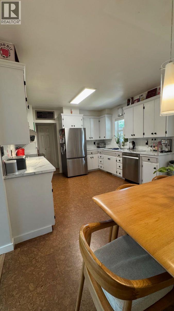 711 10th Street S, Golden, British Columbia  V0A 1H0 - Photo 5 - 10397870