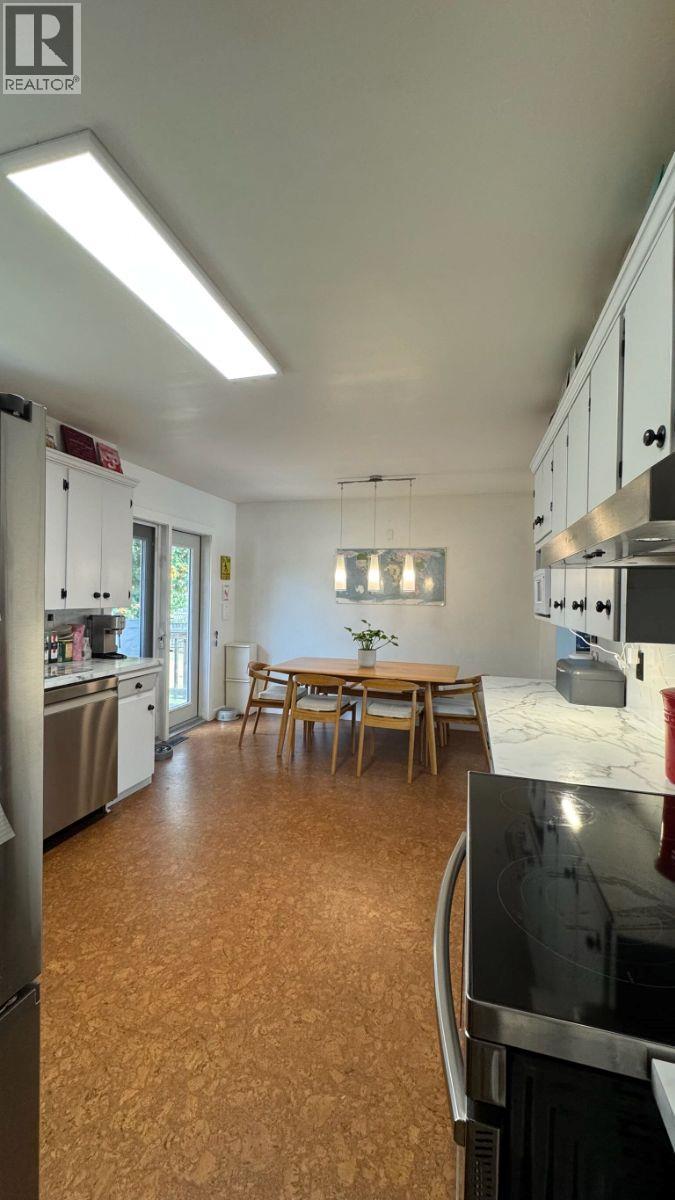 711 10th Street S, Golden, British Columbia  V0A 1H0 - Photo 6 - 10397870