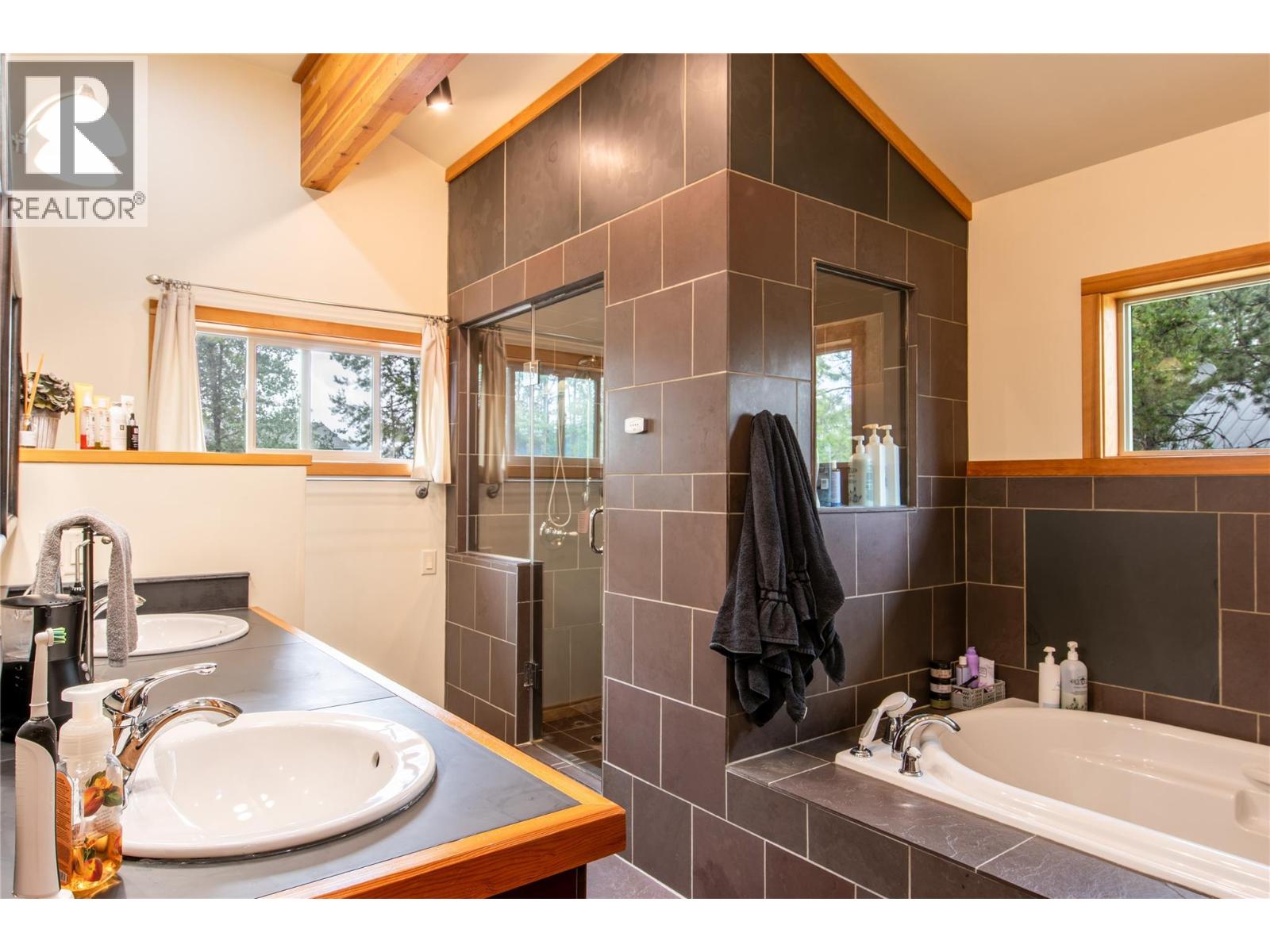1445 Granite Drive, Golden, British Columbia  V0A 1H3 - Photo 16 - 10399292