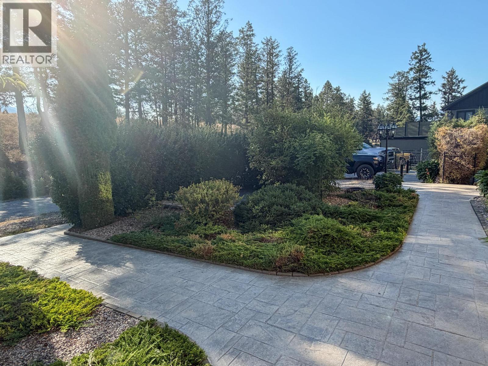 456 Lakeview Road, Invermere, British Columbia  V0A 1K3 - Photo 3 - 10399143