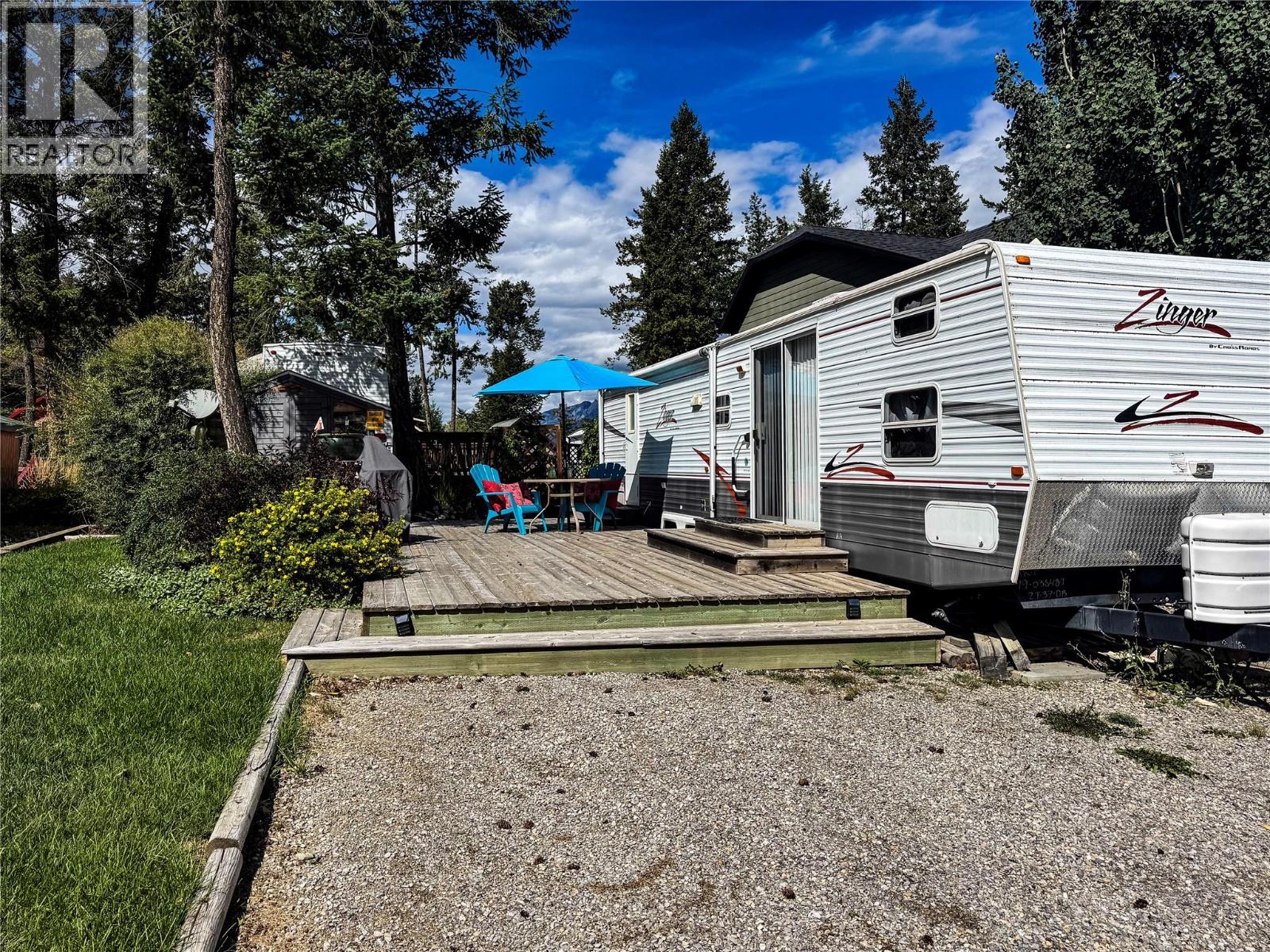 4868 Riverview Drive Unit# Lot 116, Edgewater, British Columbia